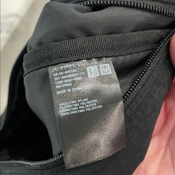 Uniqlo Black Crossbody Bag - Picture 2 of 2